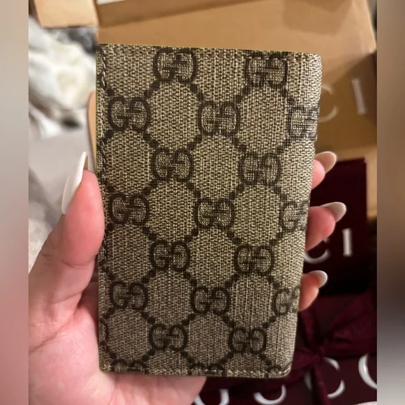NEW Gucci Beige and dark brown with Acid Green Accent Wallet- GG long card case - Picture 4 of 9
